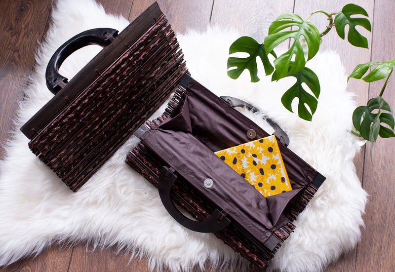 dames handtas. handgemaakt van bamboo en hout. stijlvol, lichtgwicht en compact. 35 x 21 x 12cm