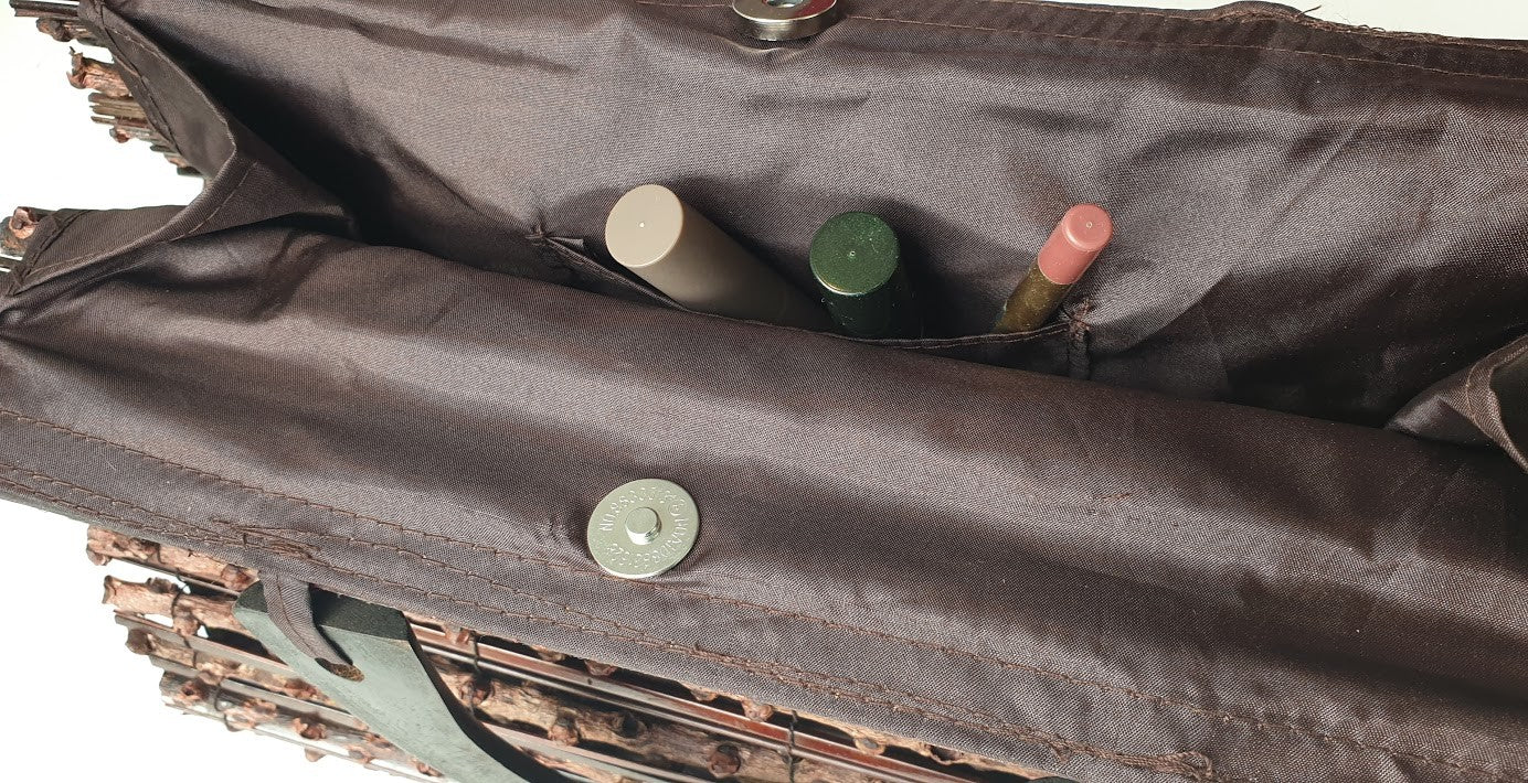 dames handtas. handgemaakt van bamboo en hout. stijlvol, lichtgwicht en compact. 35 x 21 x 12cm