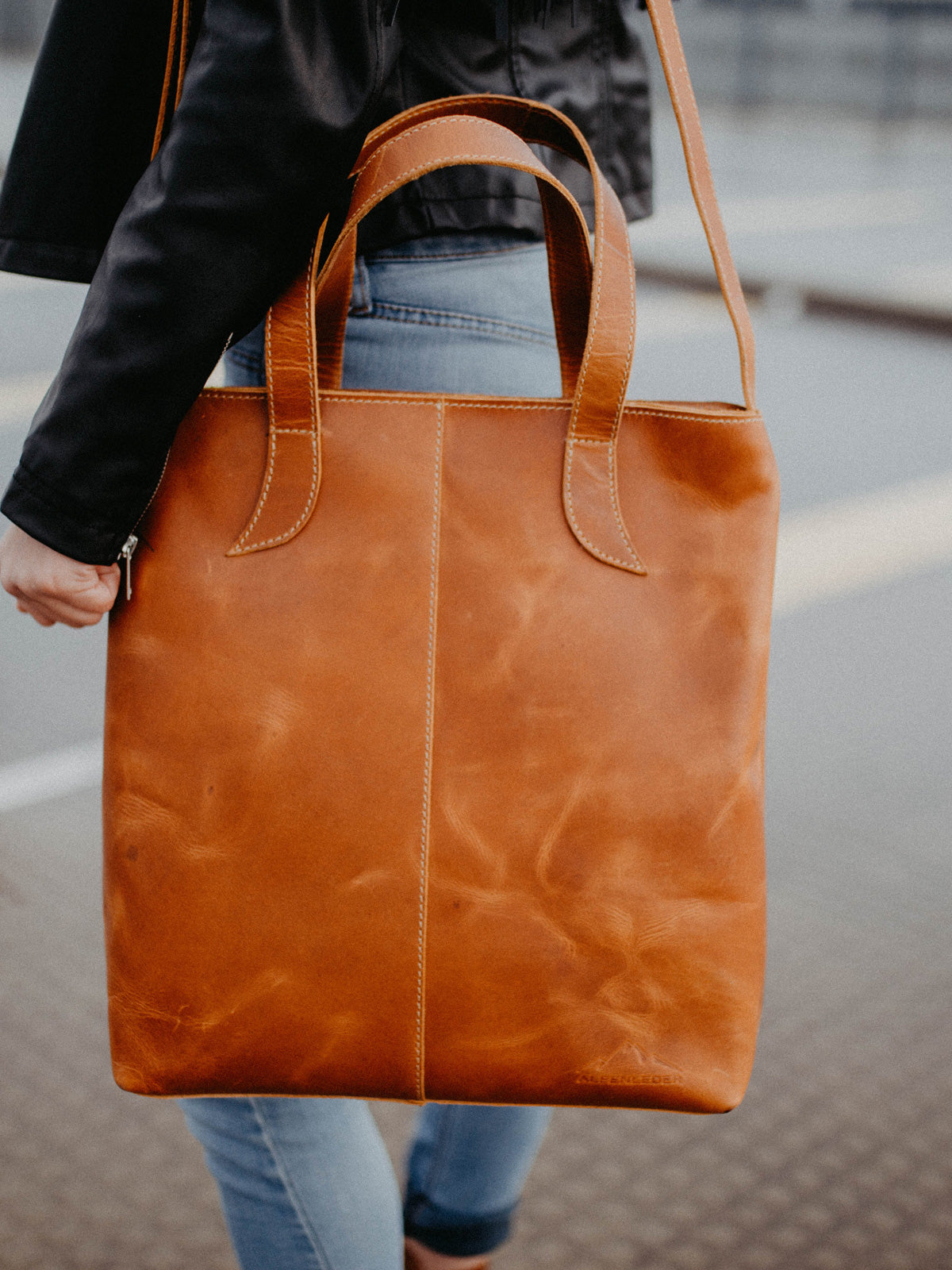 alpenleder bag imperia – elegante handtas van buffelleer met ritssluiting