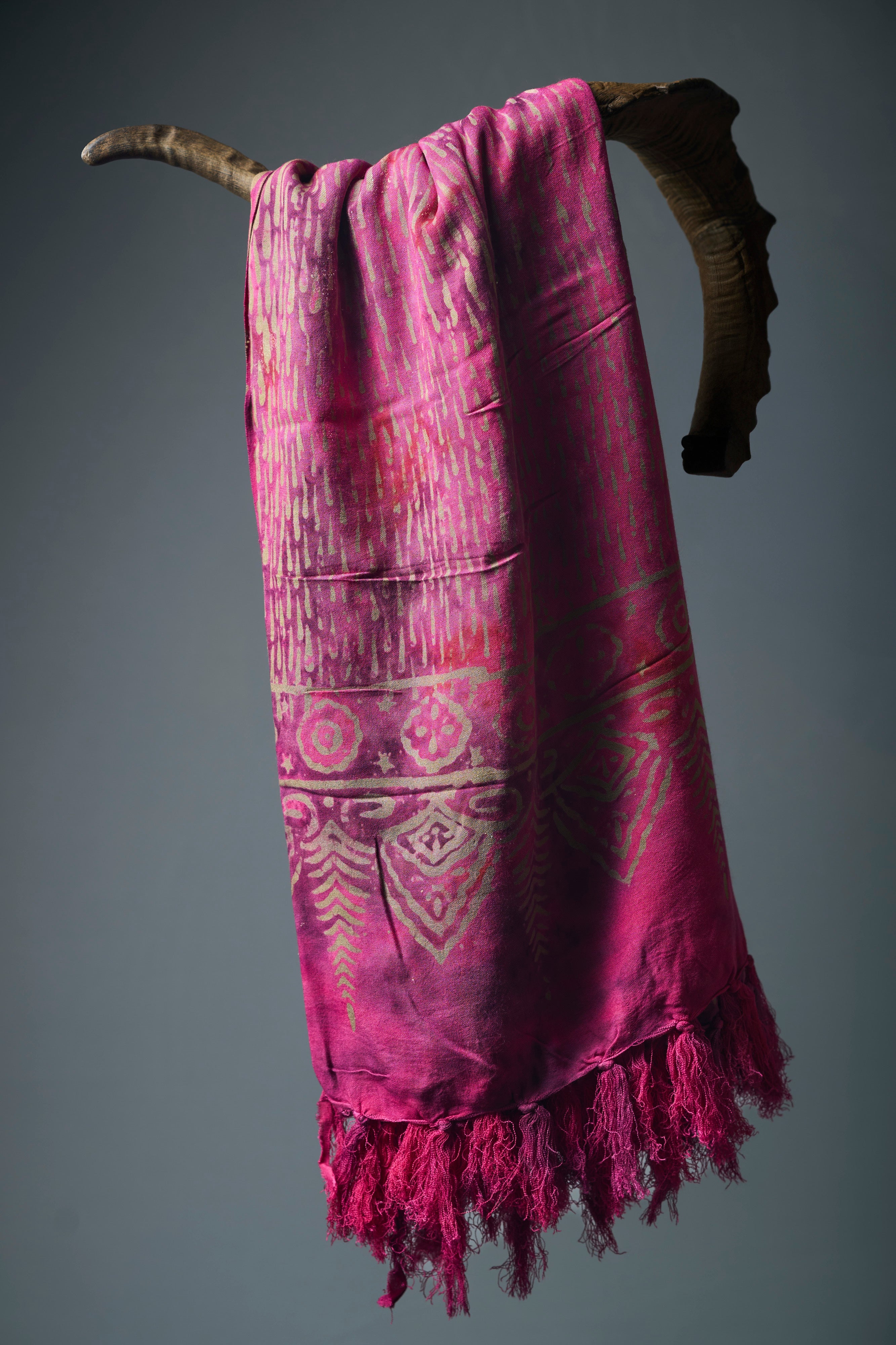 Luxe rayon sarong roze/paars/goud - Stijlvolle, lichte cover-up & strandhanddoek